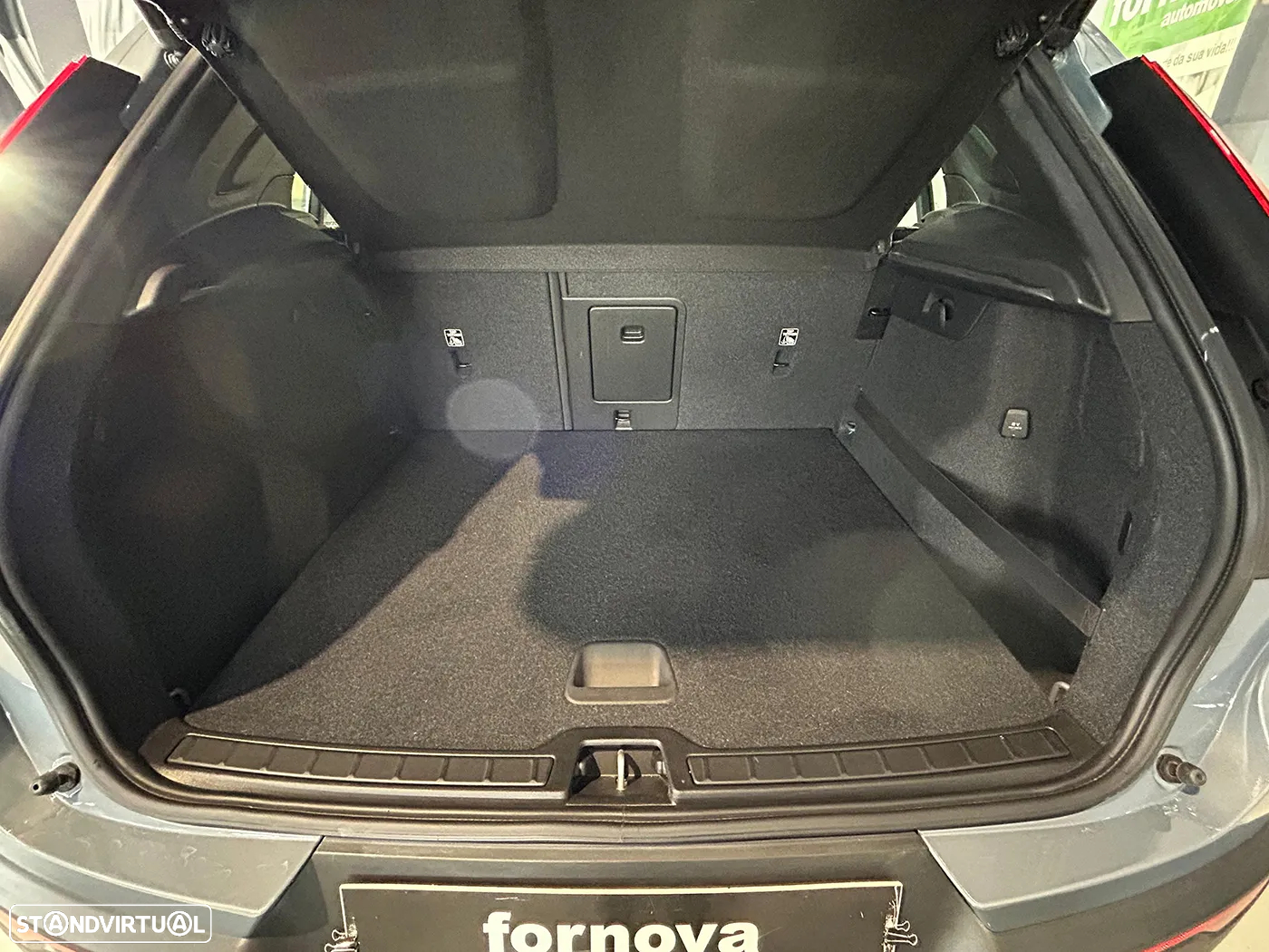 Volvo XC 40 2.0 D3 Momentum Plus Geartronic - 36