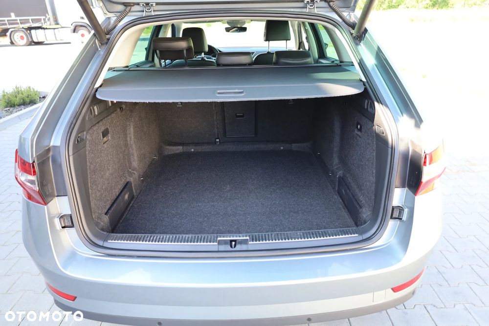Skoda Superb 2.0 TDI DSG Style - 12