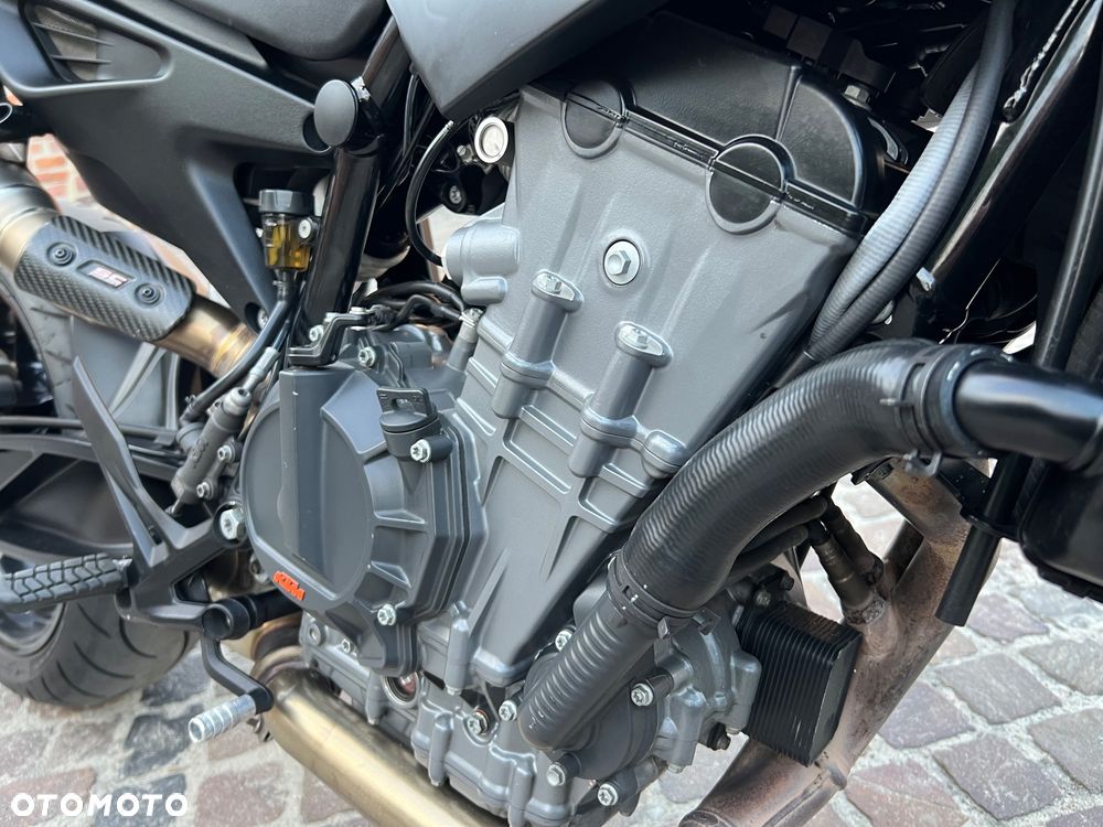 KTM DUKE 890 - 17