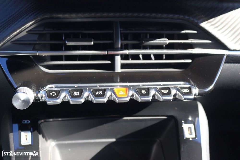 Peugeot 208 1.2 PureTech Active Pack - 31