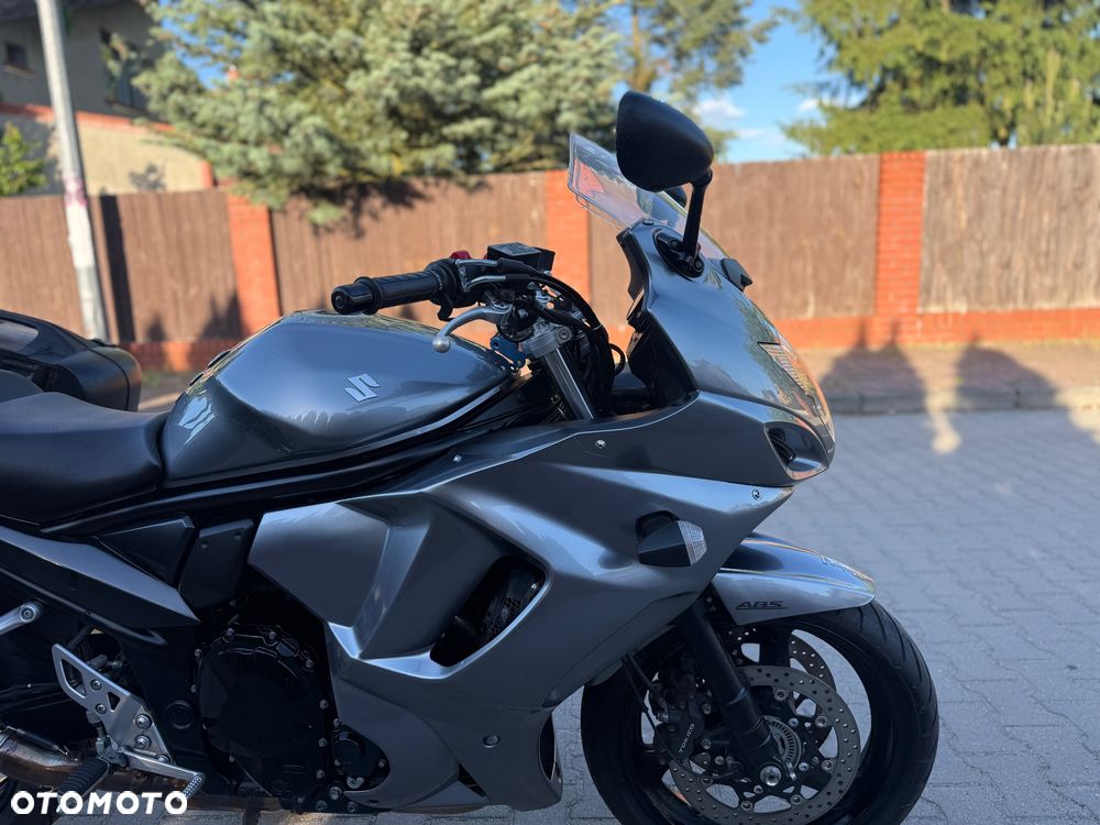 Suzuki GSX - 7