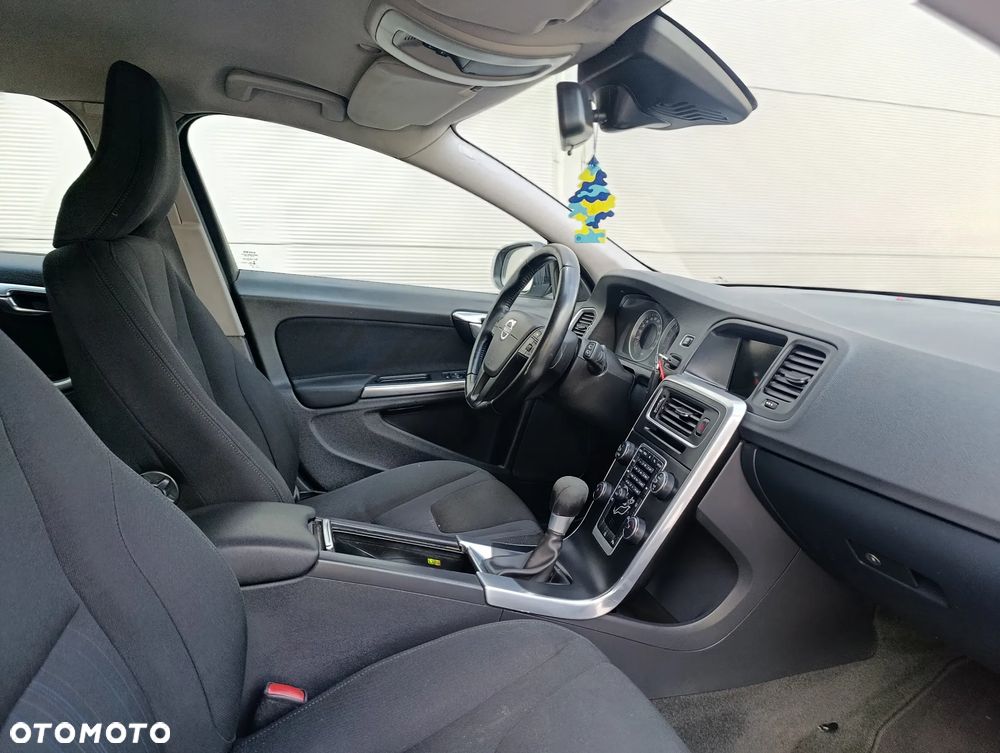 Volvo V60 D2 Edition Pro - 14