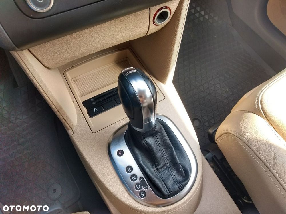 Volkswagen Touran - 22