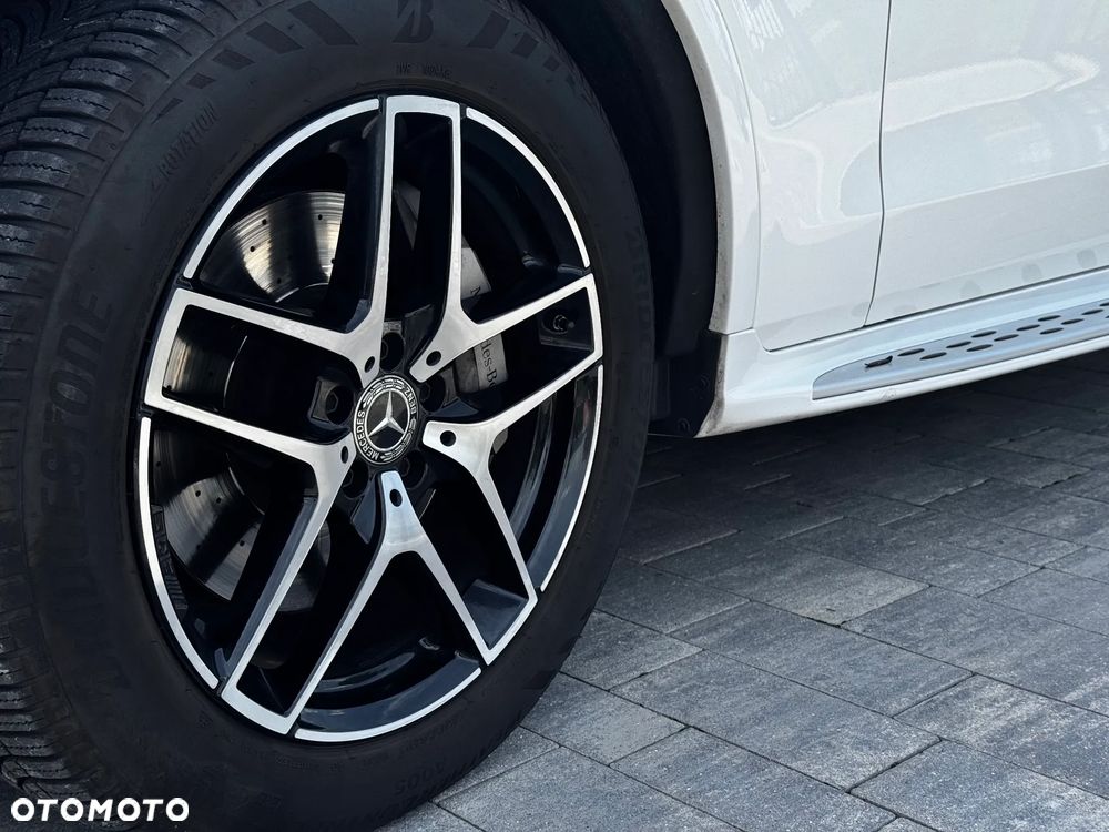 Mercedes-Benz GLC - 12