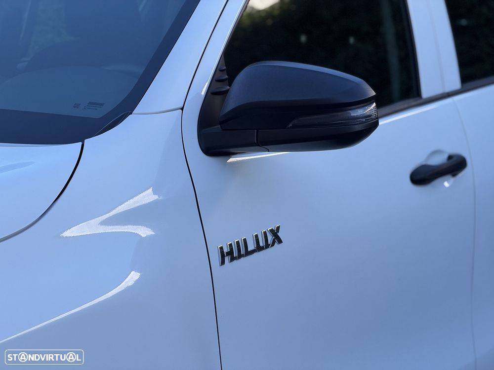 Toyota Hilux 2.4 D-4D CD 5L - 5
