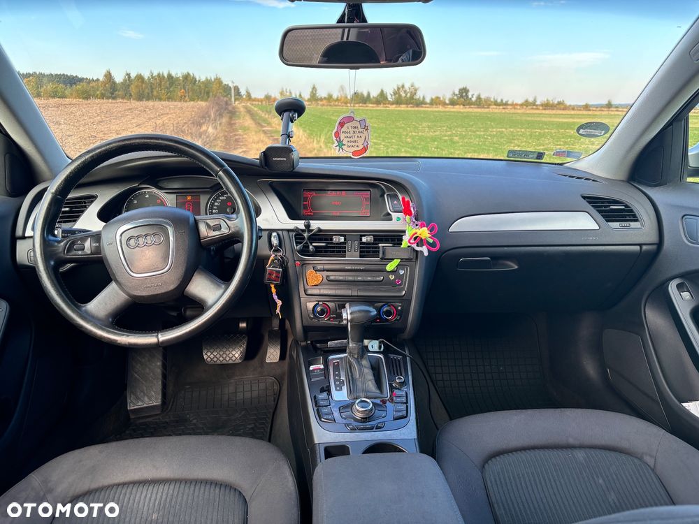 Audi A4 Avant - 10