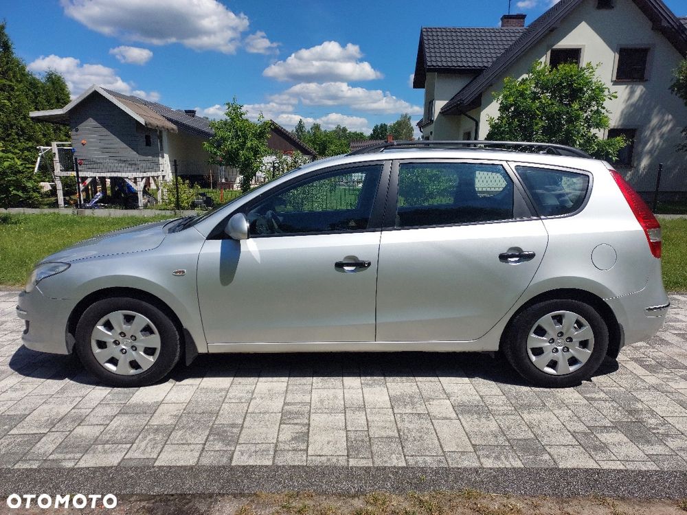 Toyota Auris 2008 photo 2