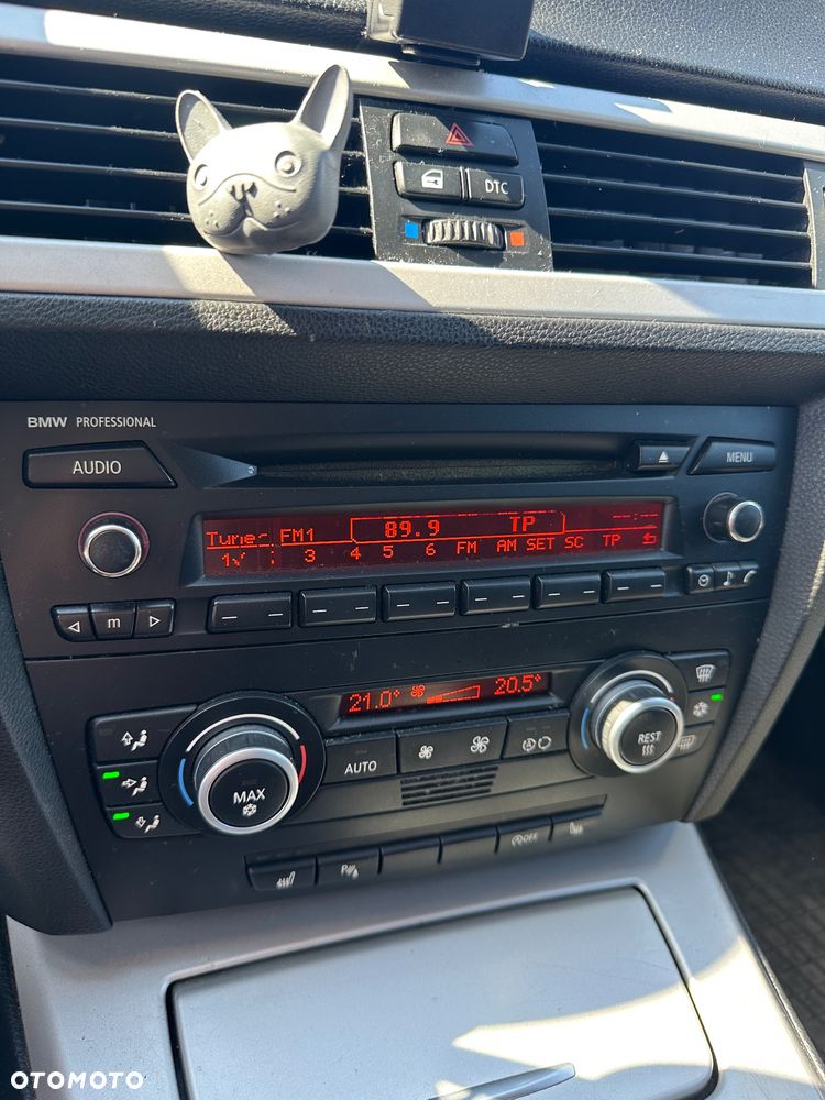 BMW Seria 3 318d - 19