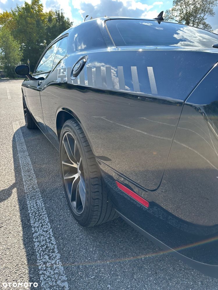 Dodge Challenger 5.7 R/T - 17