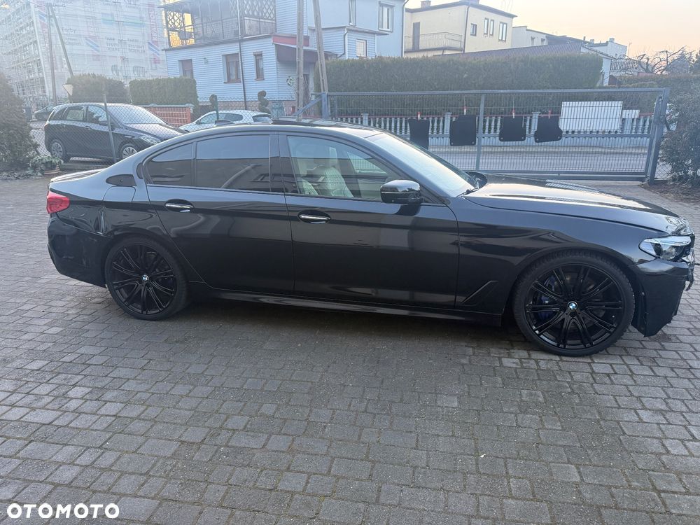 BMW Seria 5 M550i xDrive - 10