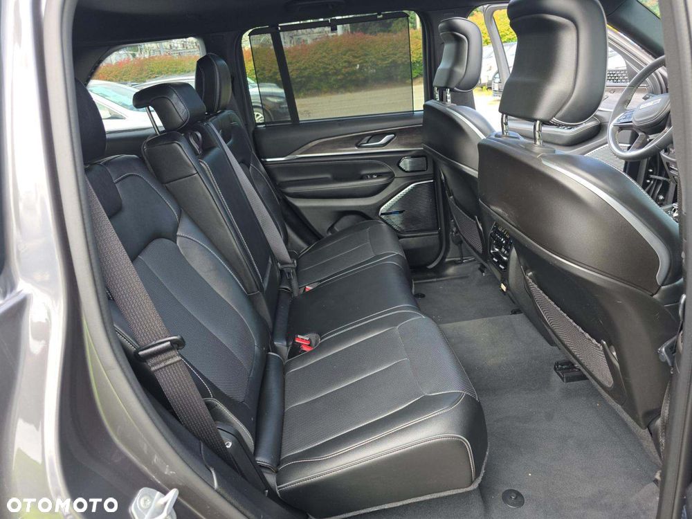 Jeep Grand Cherokee - 19