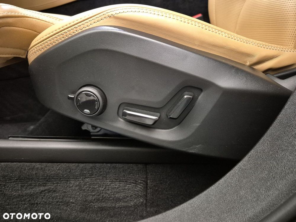 Volvo XC 90 T8 AWD Plug-In Hybrid Ultimate Bright 7os - 23