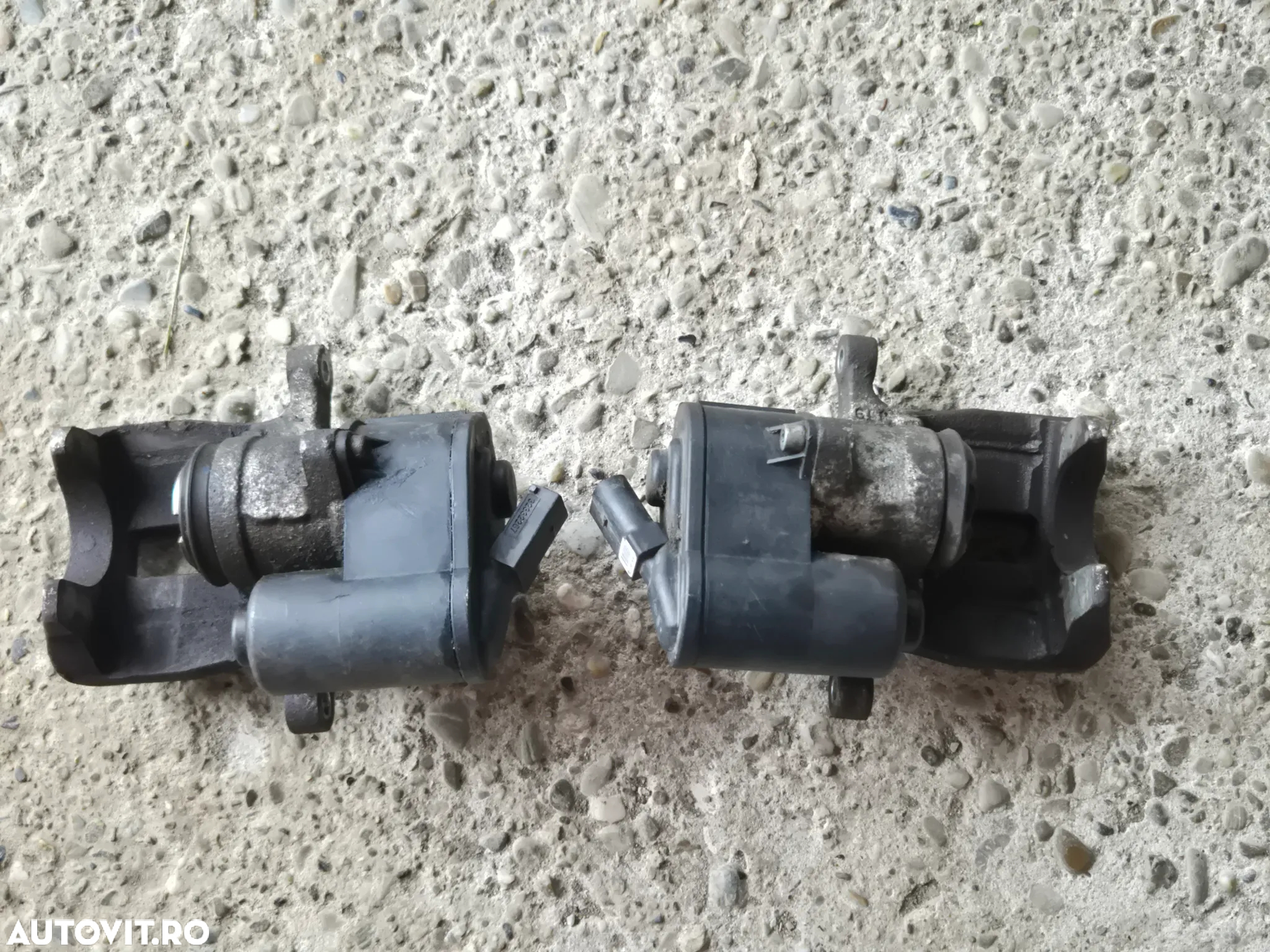 Etrier stanga / dreapta VW PASSAT B6 / TIGUAN 5N / PASSAT CC - 2