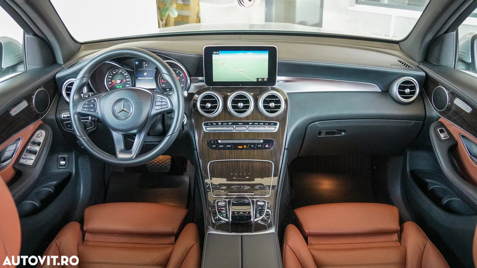 Mercedes-Benz GLC - 27