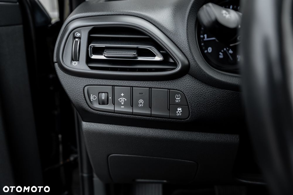 Hyundai i30 1.5 T-GDI 48V Premium DCT - 29