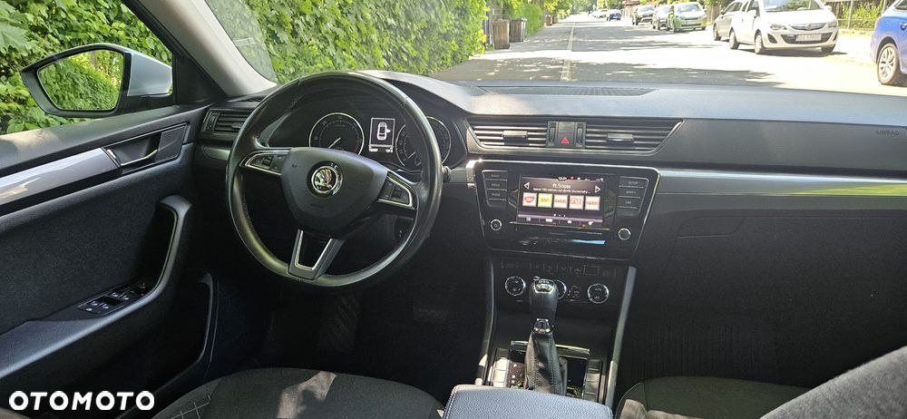 Skoda Superb 2.0 TDI Ambition DSG7 - 25