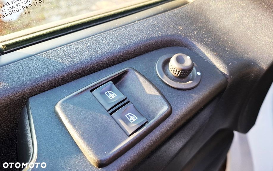 Renault TRAFIC III - 21