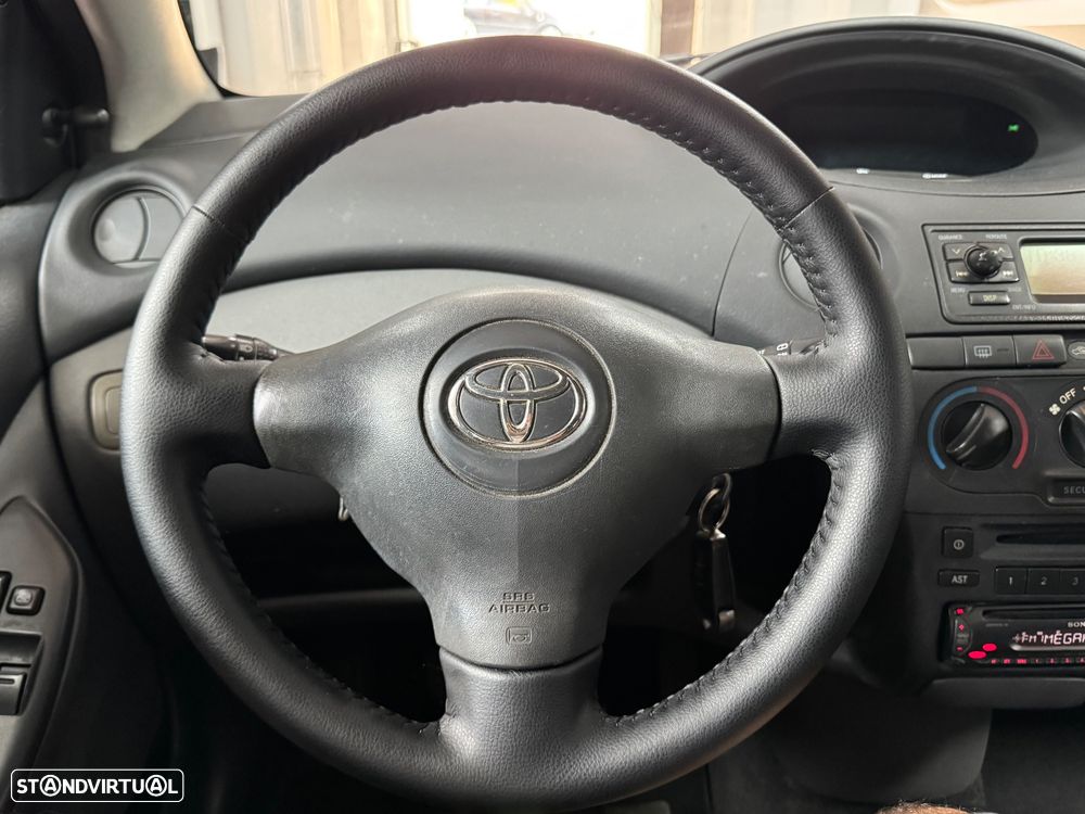 Toyota Yaris 1.0 Sol - 24