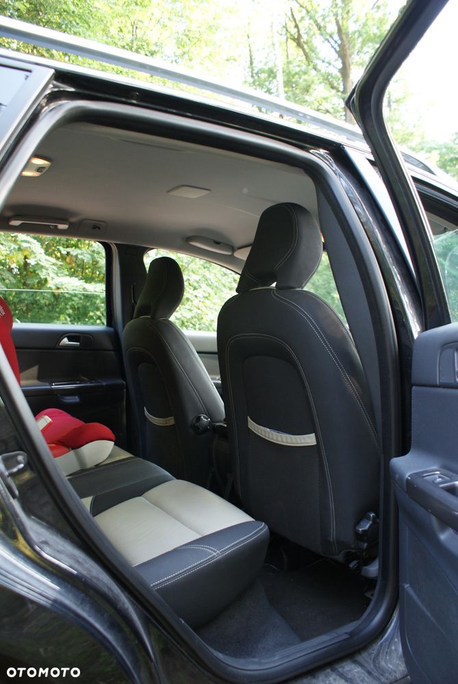 Volvo V50 2.0D R-Design Momentum - 7