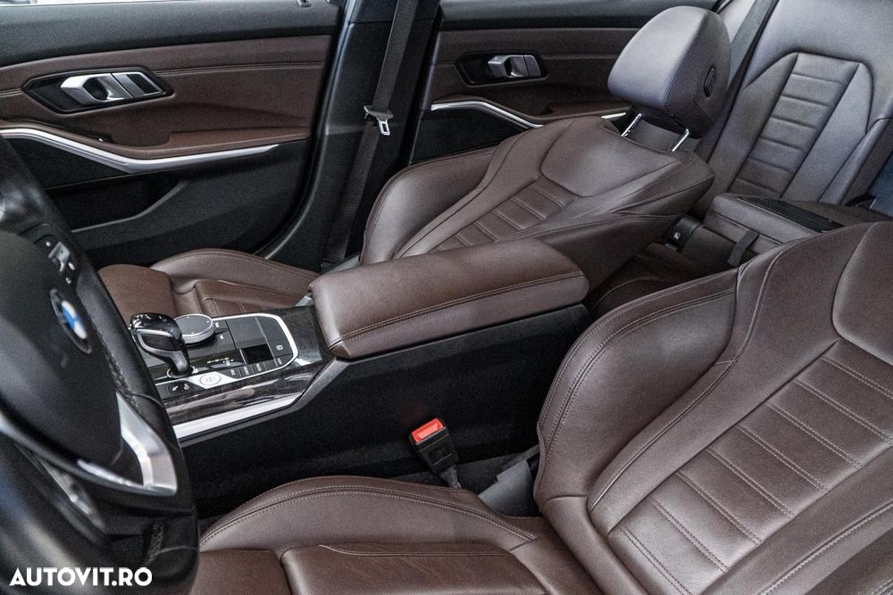 BMW Seria 3 318i Aut. Sport Line - 15