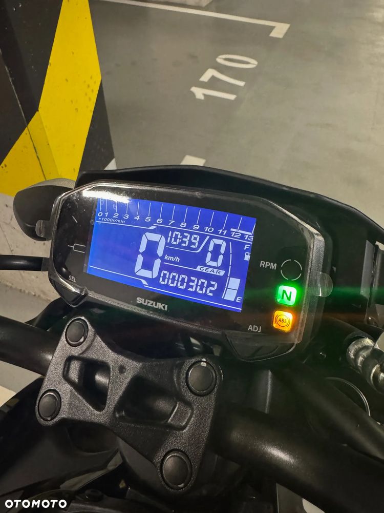 Suzuki GSX - 10