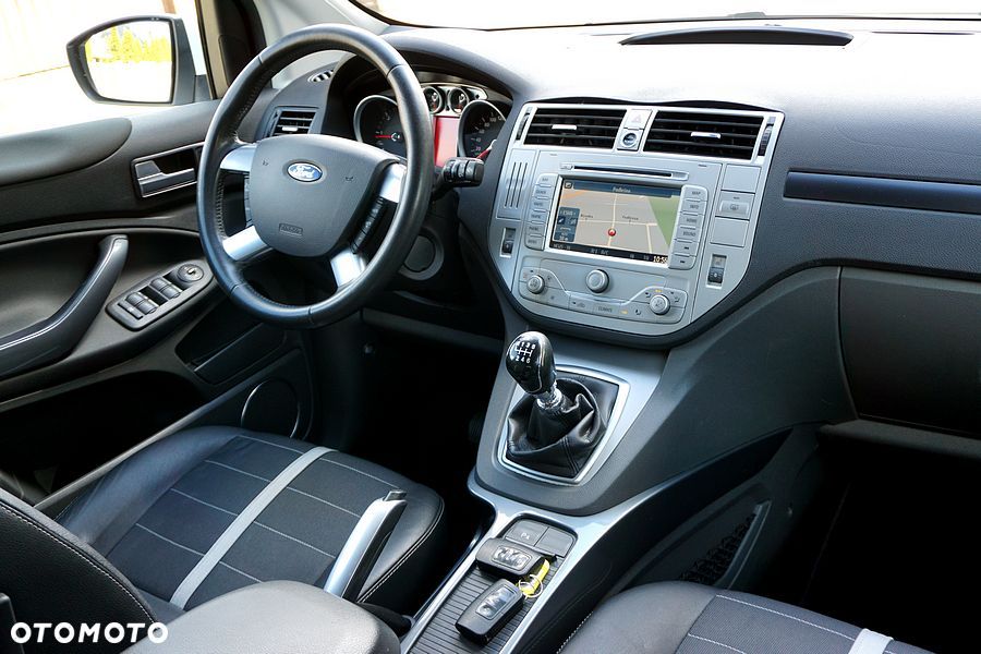 Ford Kuga 2.0 TDCi 4x4 Titanium - 27