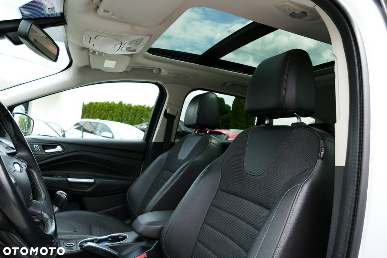 Ford Kuga 2.0 TDCi 2x4 Titanium - 16
