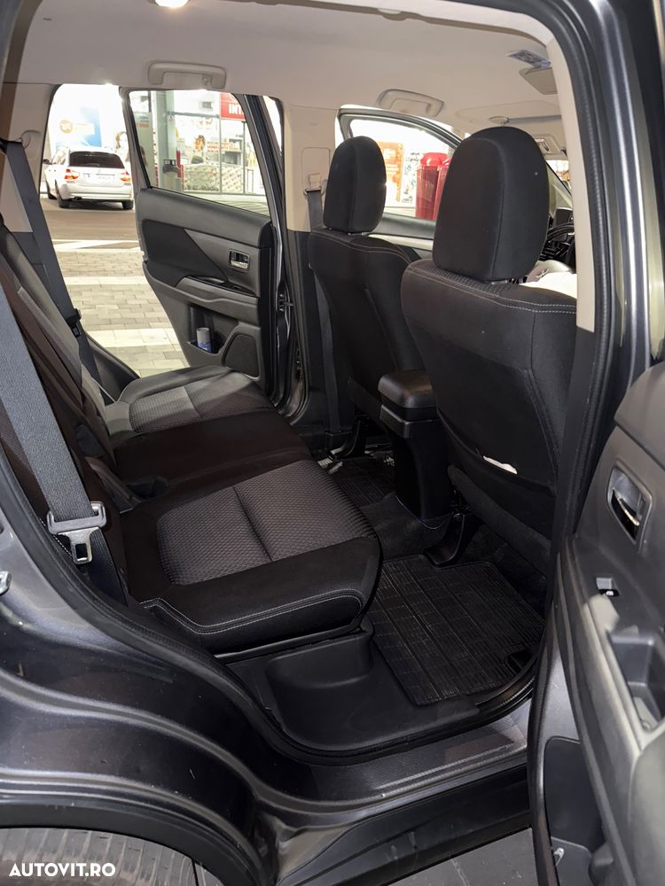 Mitsubishi Outlander - 9