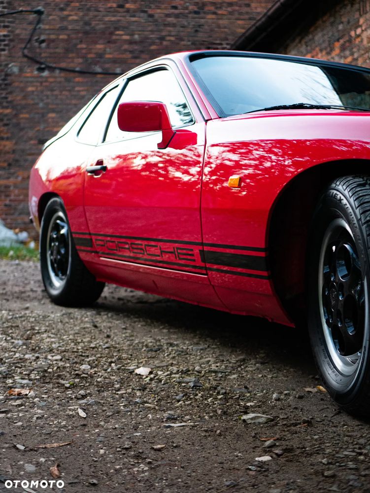 Porsche 924 - 8