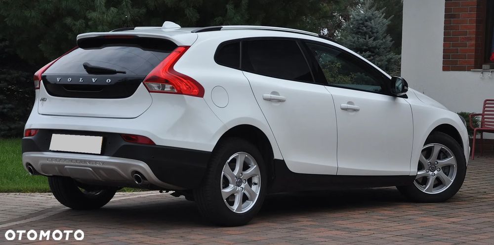 Volvo V40 Cross Country - 17