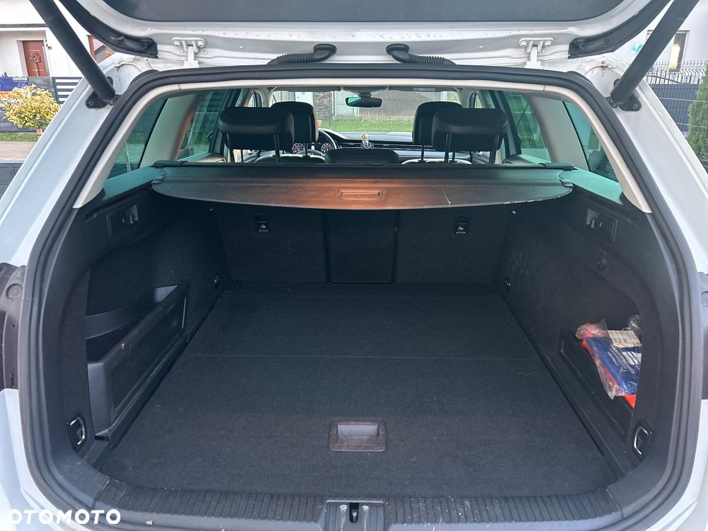 Volkswagen Passat 2.0 TDI 4Mot Elegance DSG - 9