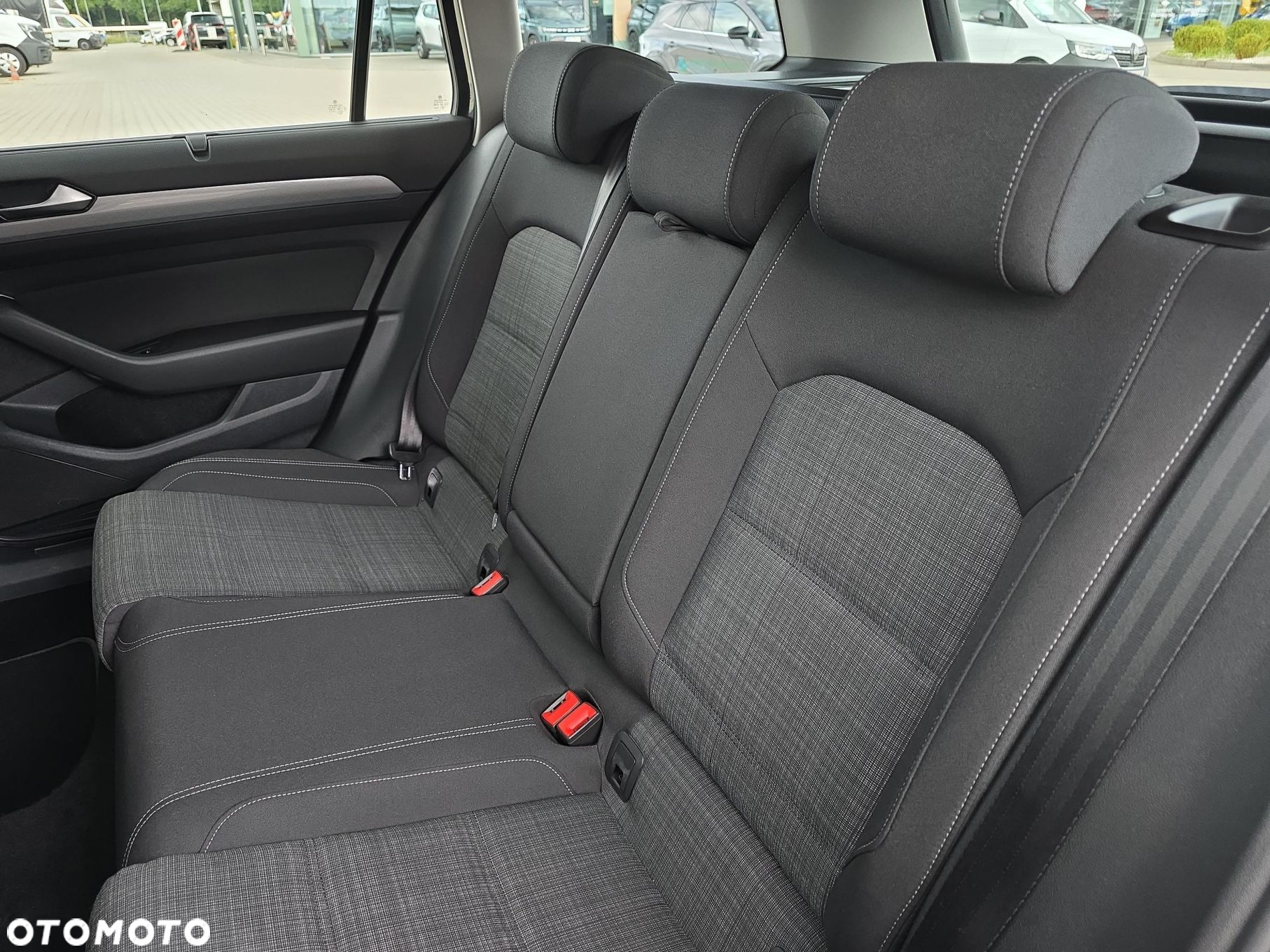 Volkswagen Passat - 14