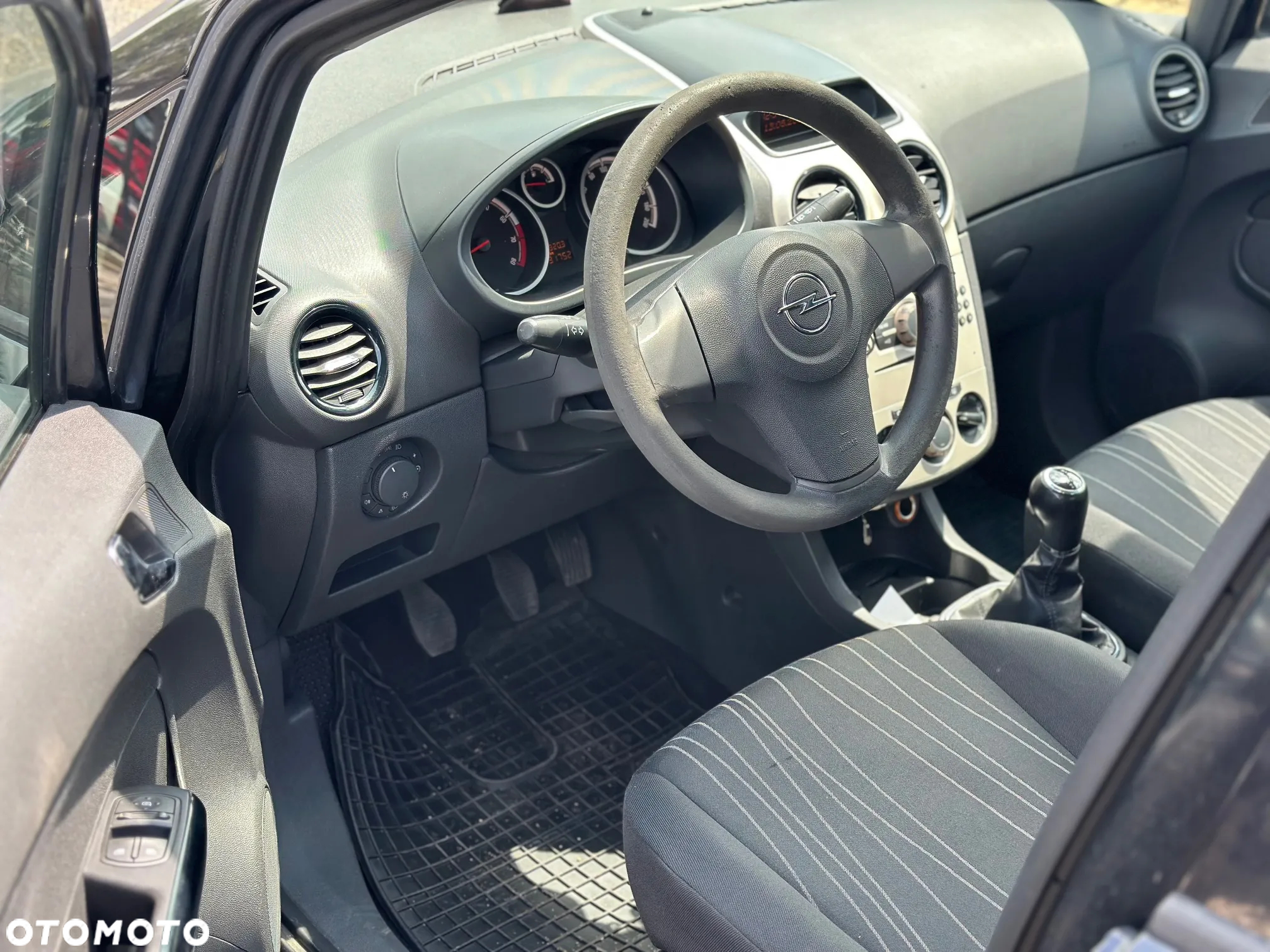 Opel Corsa 1.2 16V Enjoy - 5