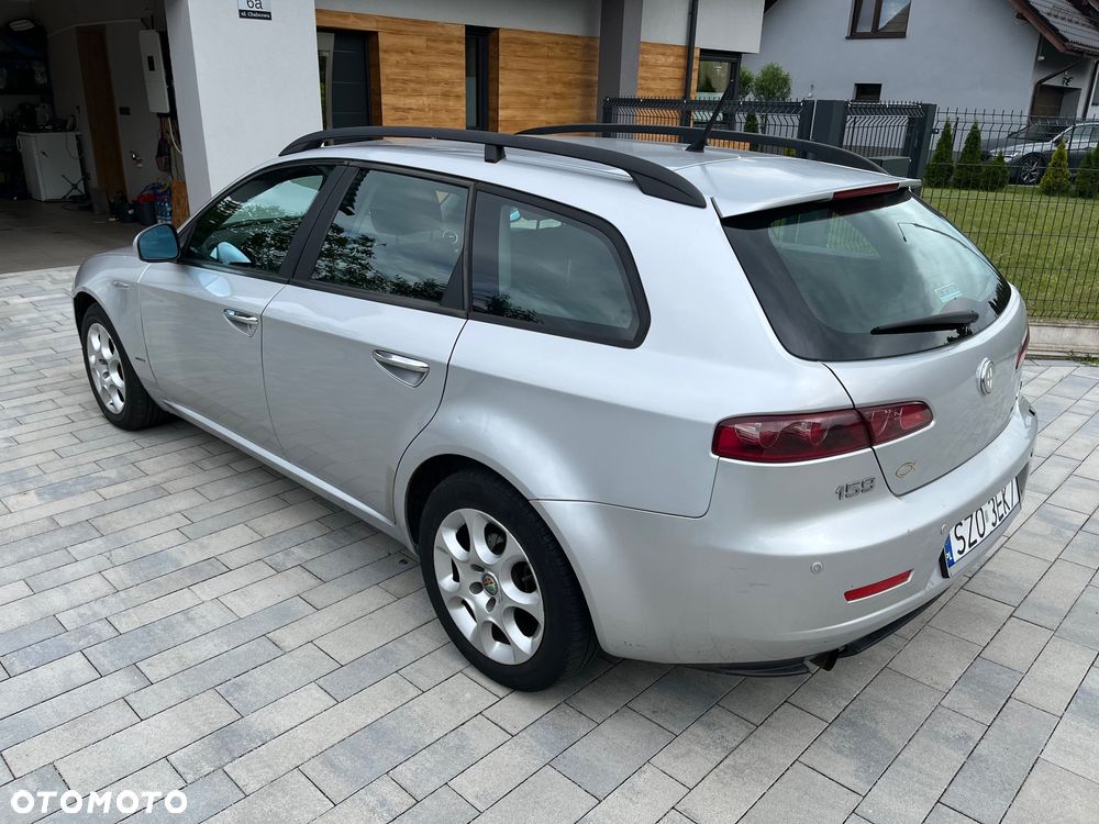 Alfa Romeo 159 2008 photo 4