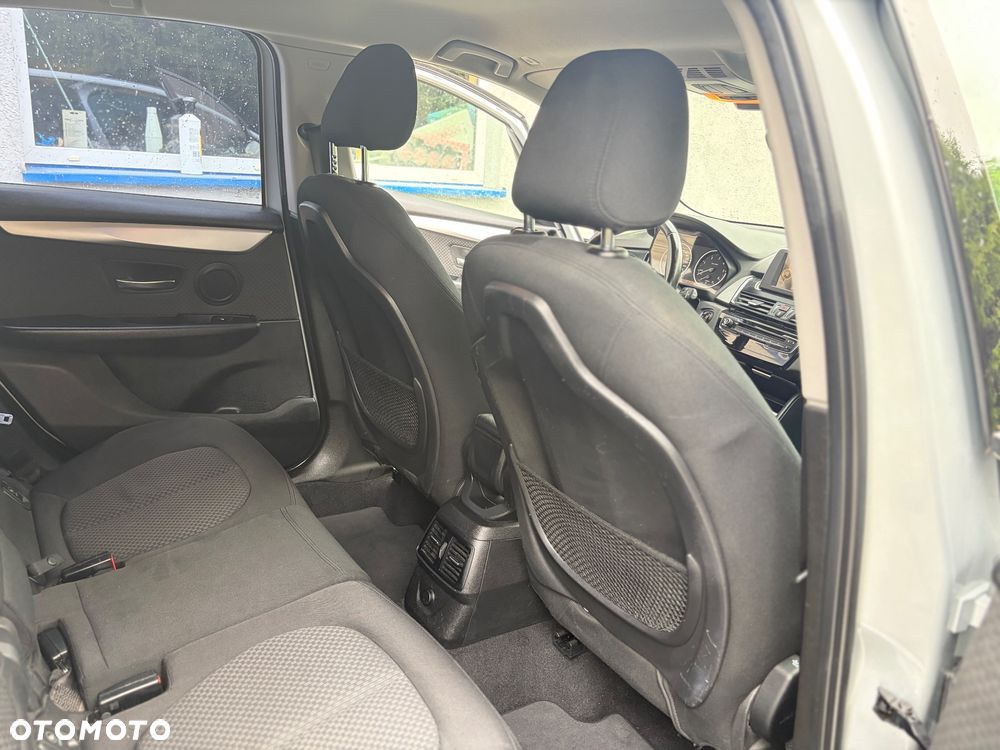 BMW Seria 2 218d - 25