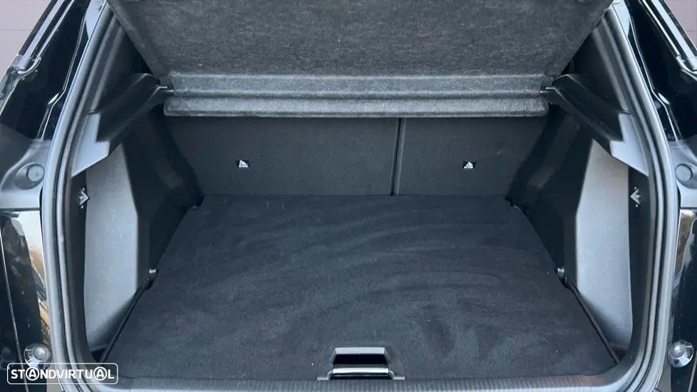 Peugeot e-2008 50 kWh GT - 5