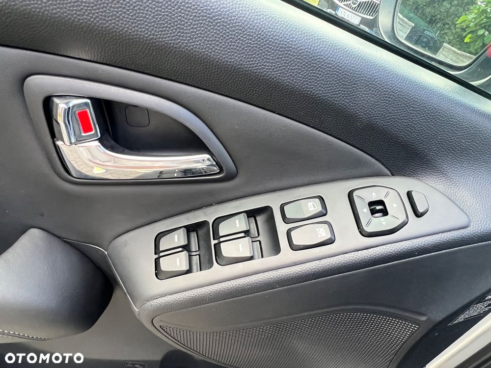 Hyundai ix35 2.0 CRDi 4WD Fifa World Cup Gold Edition - 14