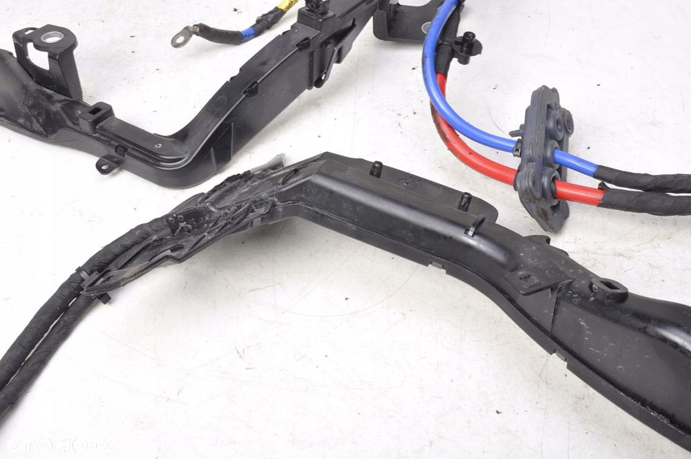 VOLVO XC60 II B5 BENZYNA WIĄZKA INSTALACJA PRZEWODY DO AKUMULATORA 32374028 - 11