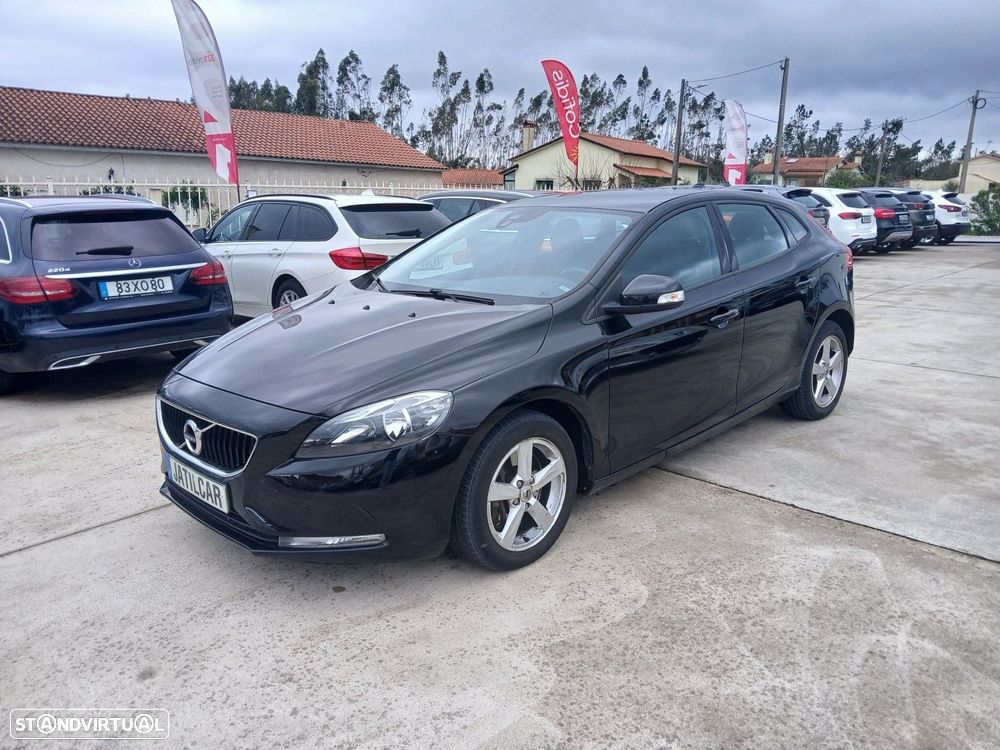 Volvo V40 2.0 D2 Momentum Geartronic - 3