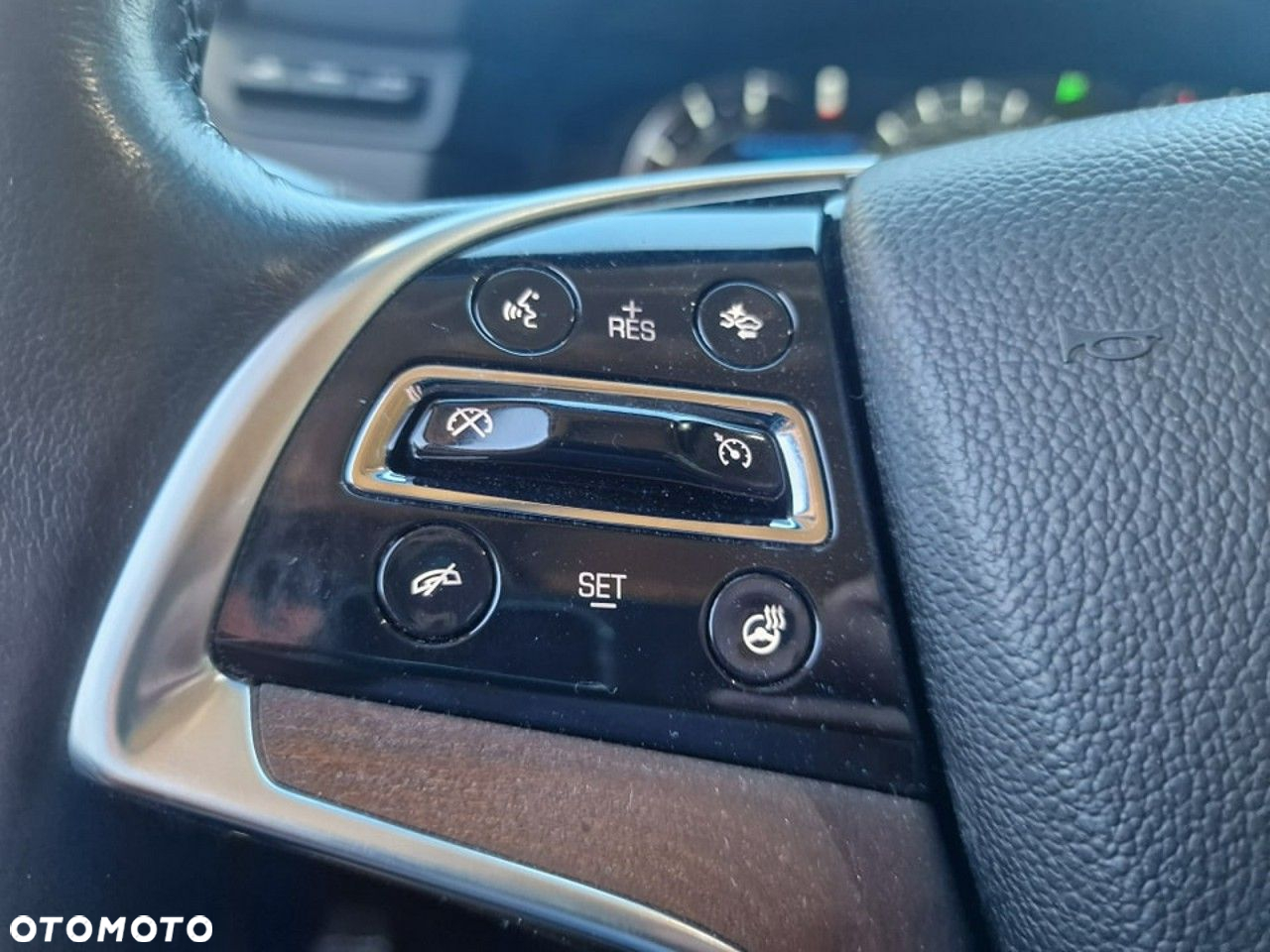 Cadillac Escalade - 14