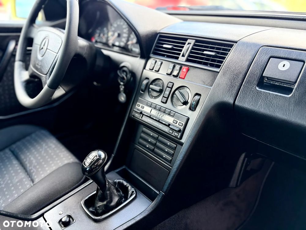 Mercedes-Benz Klasa C 180 Esprit - 8