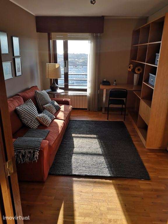 T-3 / A Câmara e Tribunal de Gaia / Mobilado e Equipado - Centro de... - Grande imagem: 2/18