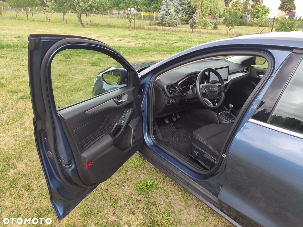 Ford Focus 1.0 EcoBoost mHEV Titanium - 11