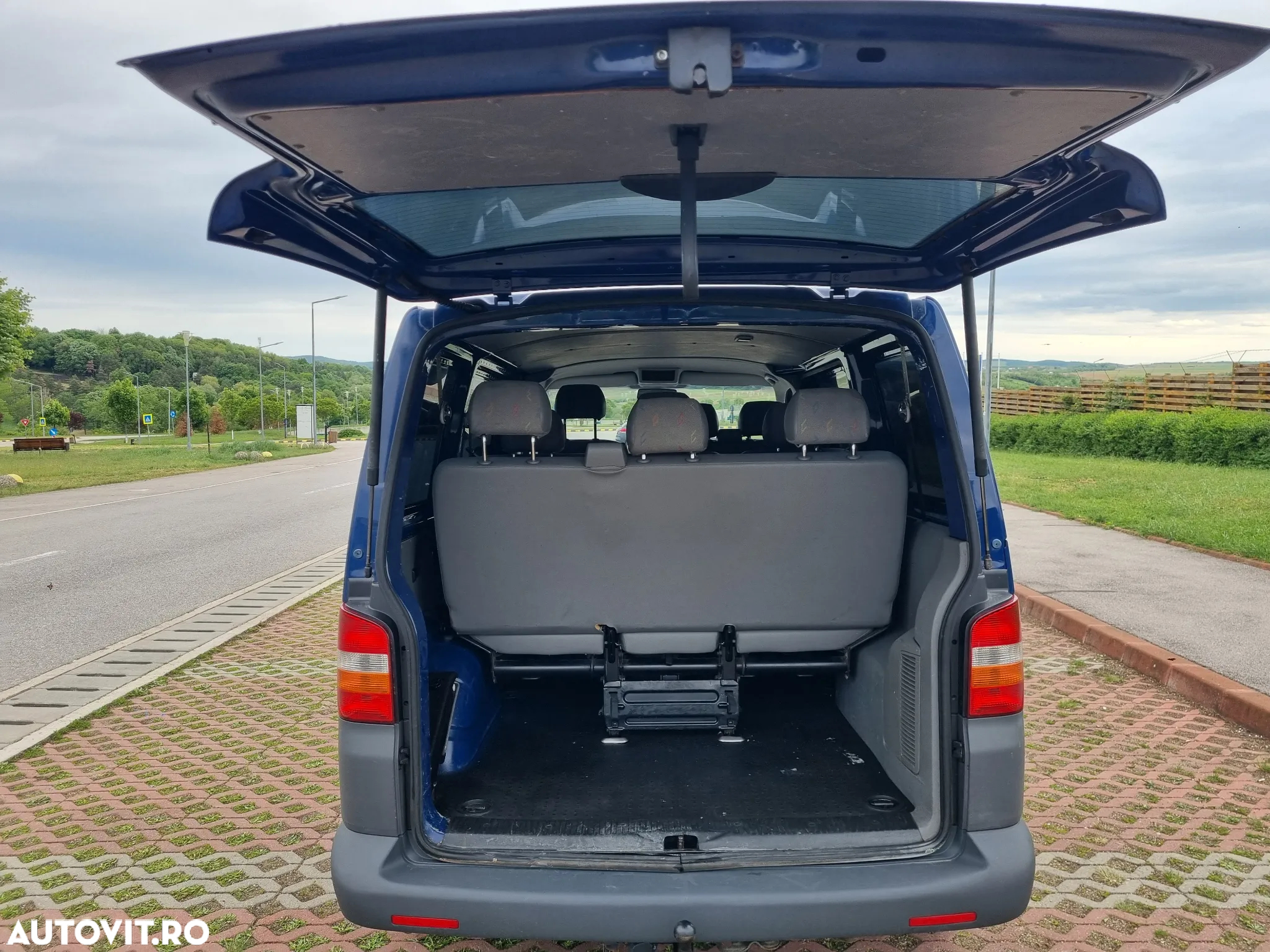 Volkswagen Transporter Caravelle DPF Trendline Scurt - 4