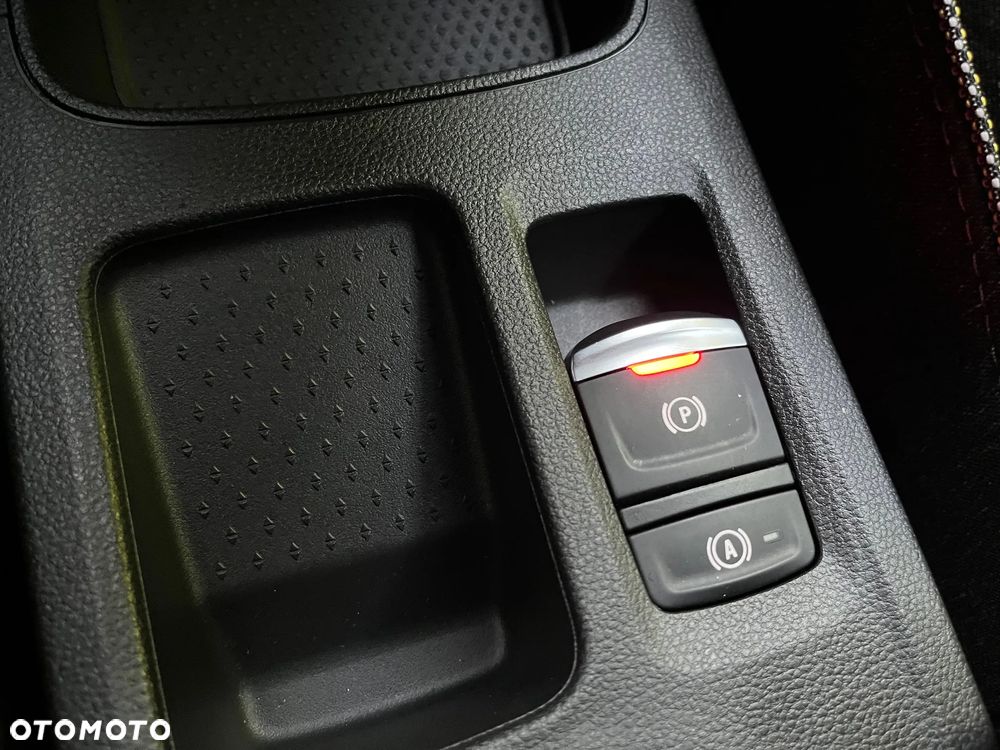 Renault Captur ver-1-6-e--tech-full-hybrid-145-techno - 20