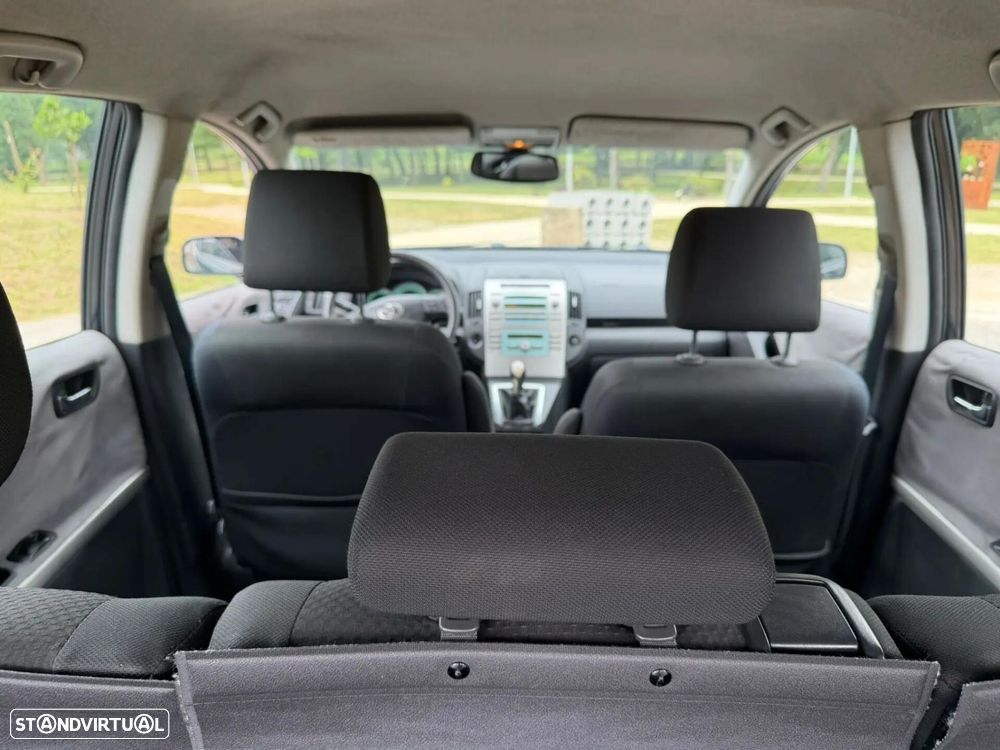 Toyota Corolla Verso - 14