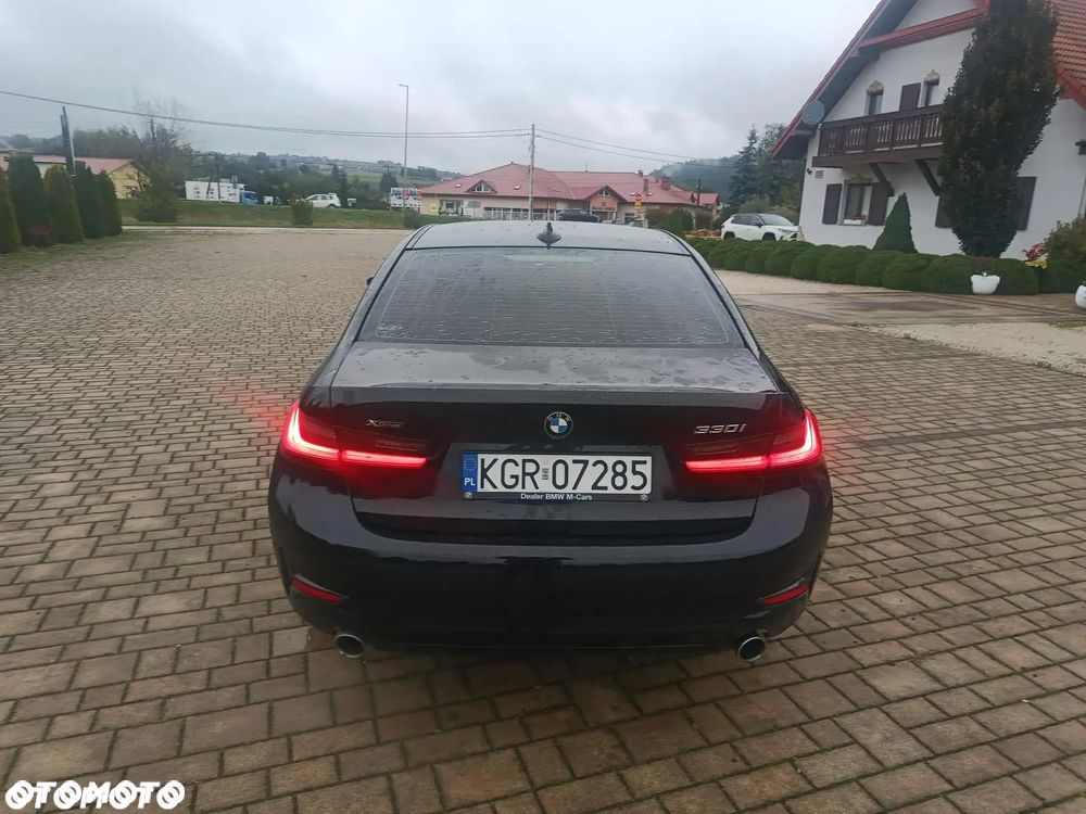 BMW Seria 3 330i xDrive M Sport - 8