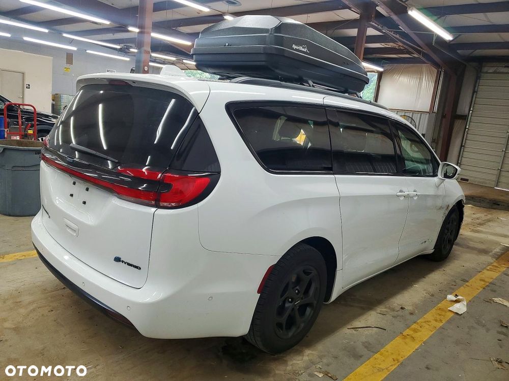 Chrysler Pacifica - 6
