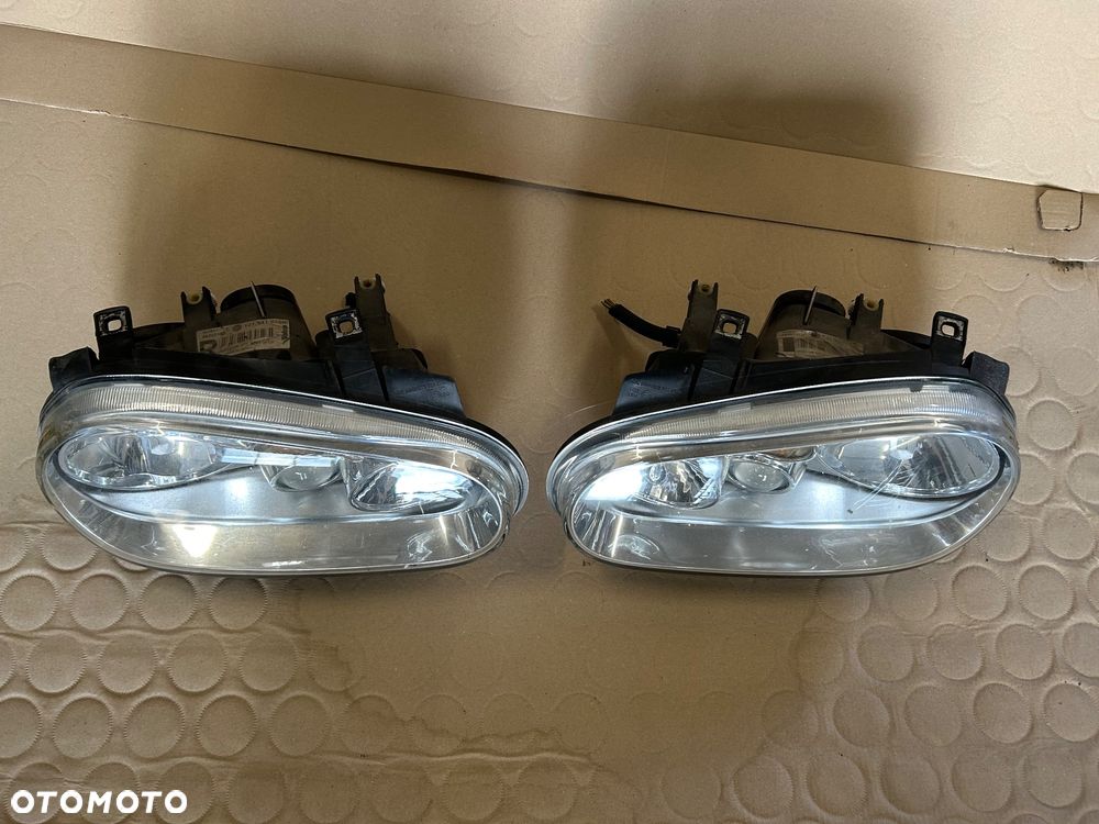 Komplet lamp VW GOLF IV na halogen Valeo Europa - 2