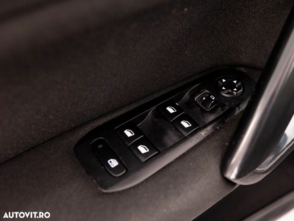 Peugeot 308 1.6 HDI FAP Allure - 14